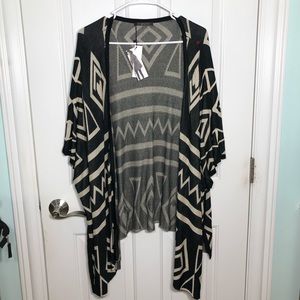 ‘Do Everything in Love’ Brand Black Kimono